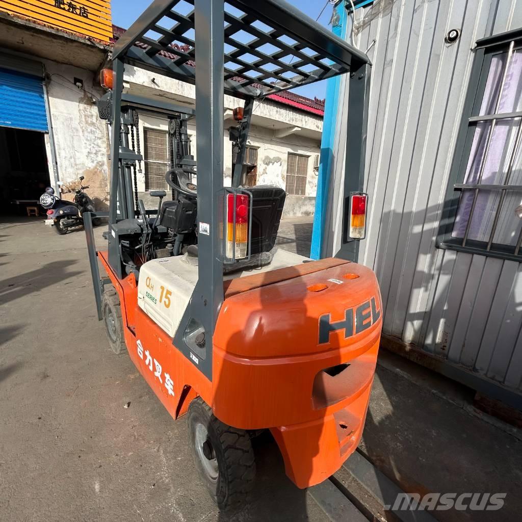 合力叉车 1t شاحنات الديزل