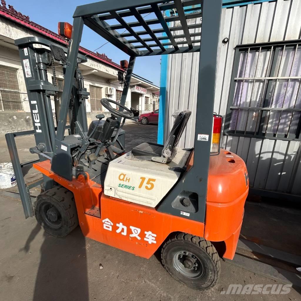 合力叉车 1t شاحنات الديزل