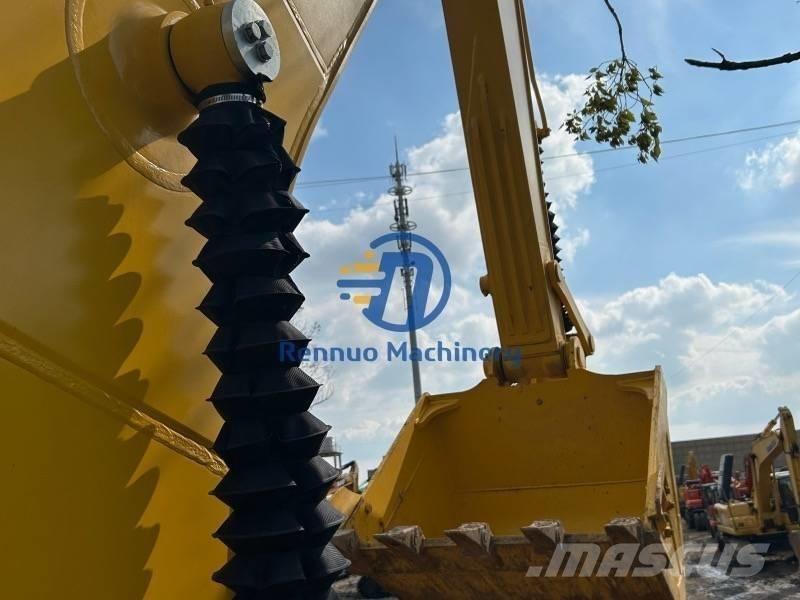 Komatsu PC200-8MO حفارات زحافة