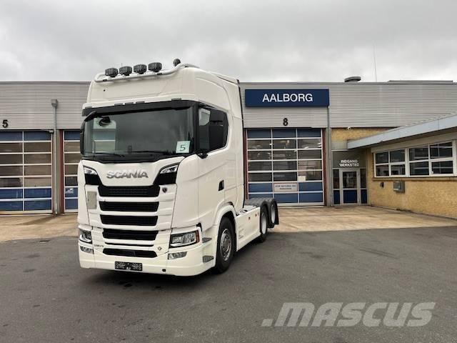 Scania S 590 وحدات الجر