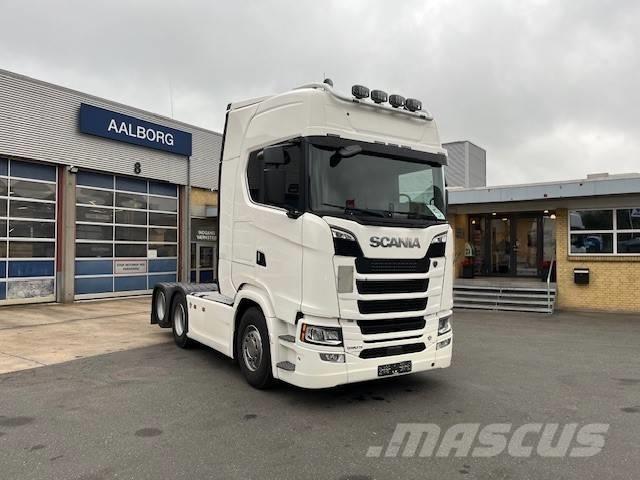 Scania S 590 وحدات الجر