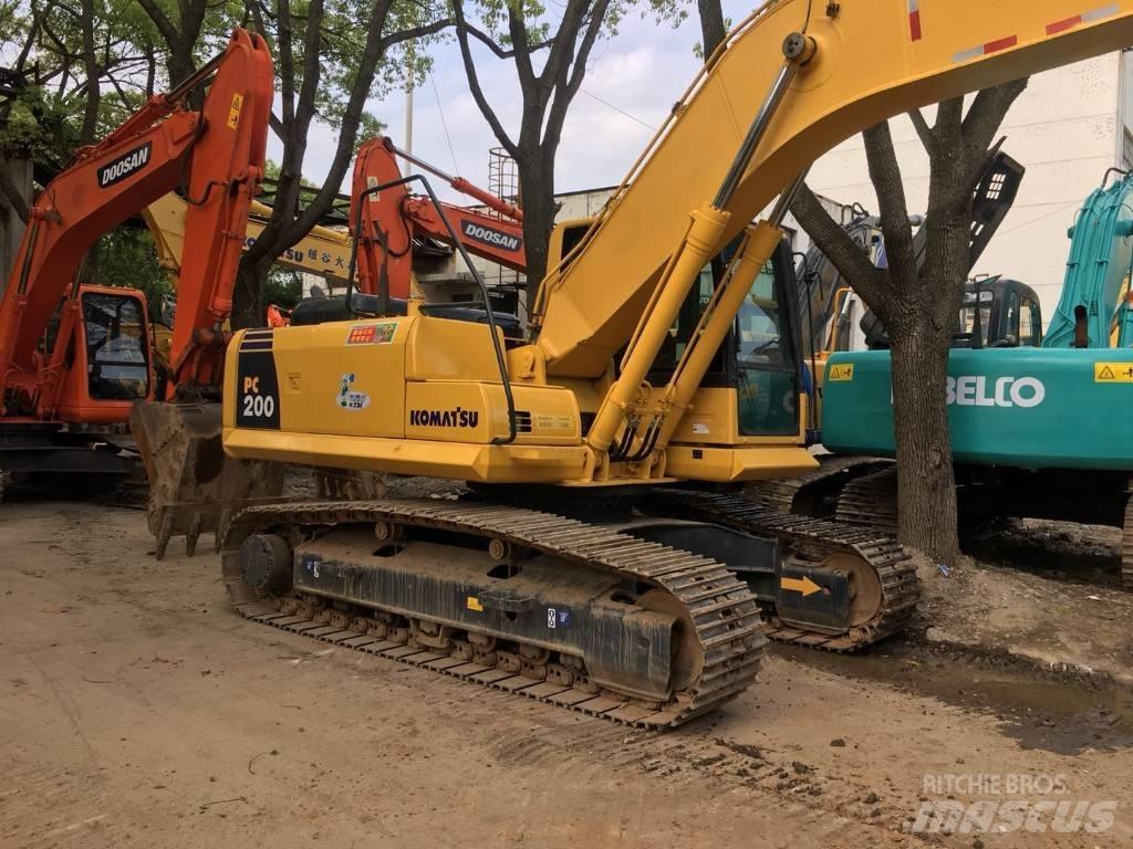 Komatsu pc200-8 حفارات زحافة