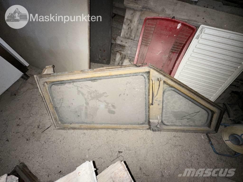 Hymas Traktorgrävare لوادر ذات جرافات عكسية