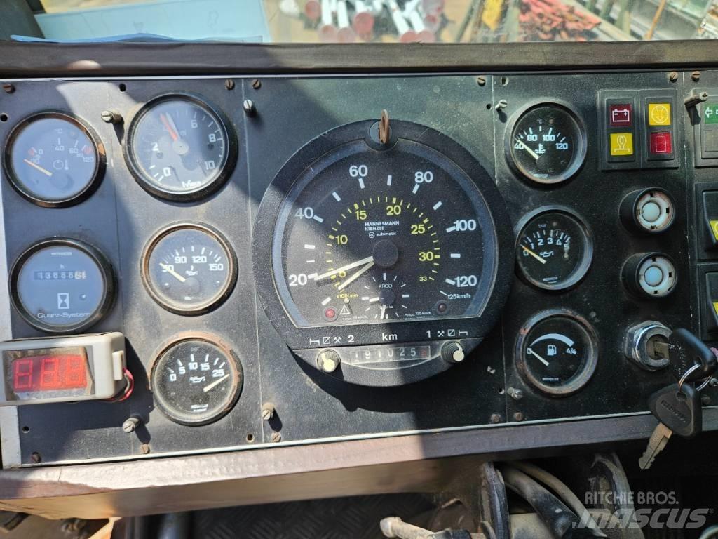 Grove KMK5160 رافعات مجنزرة