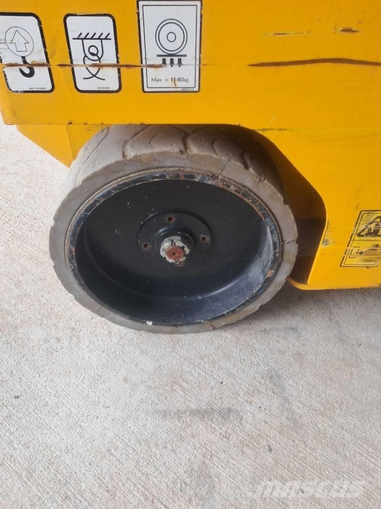 JCB S4550E رافعات مقصية الشكل