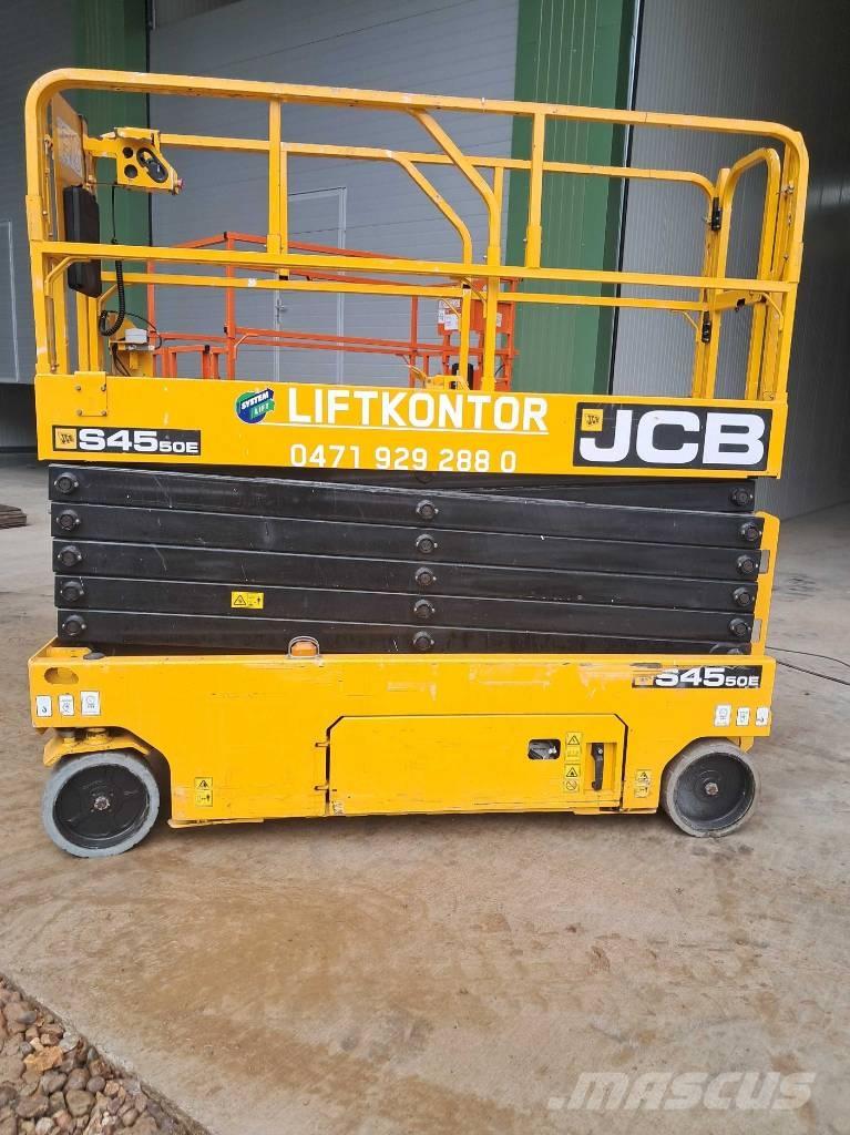 JCB S4550E رافعات مقصية الشكل
