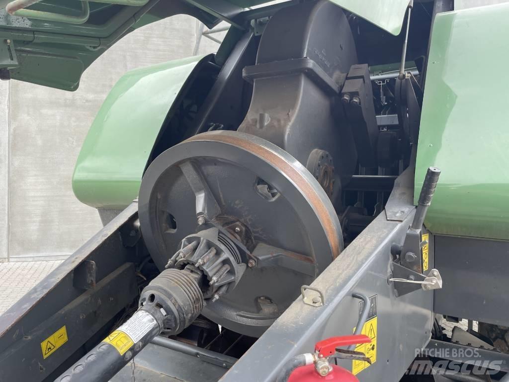 Fendt 12130 N محزمات مربعة
