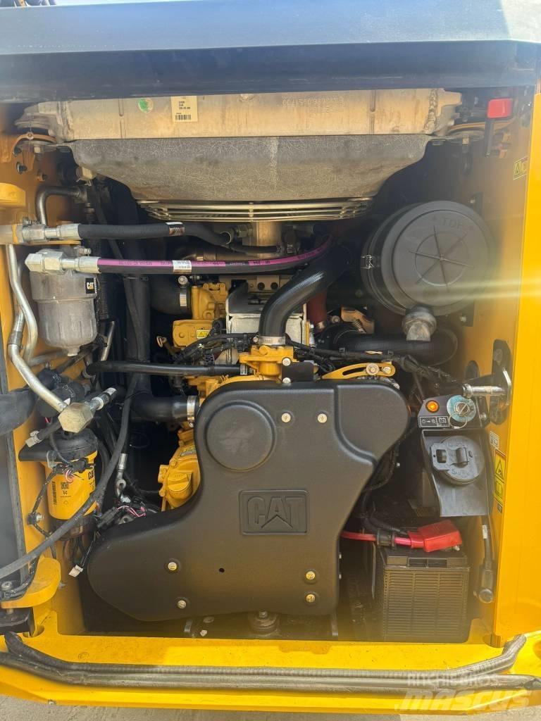 CAT 299 D3 لوادر انزلاقية التوجيه