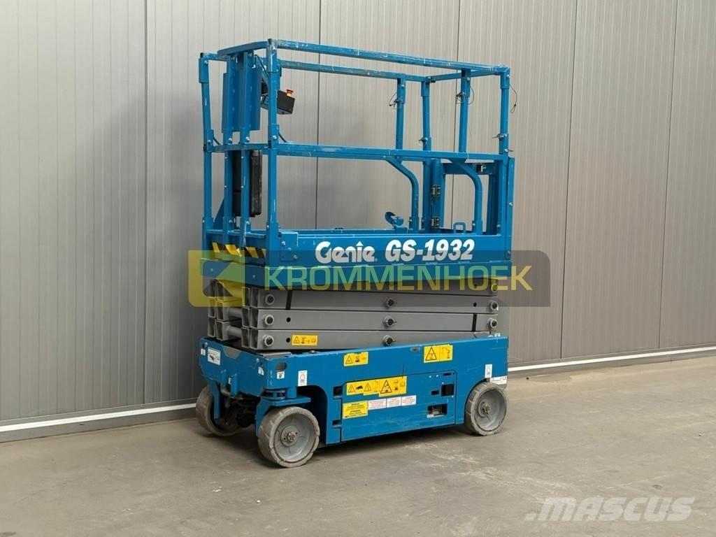 Genie GS 1932 رافعات مقصية الشكل
