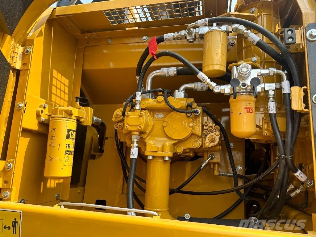 CAT 329D2 حفارات زحافة