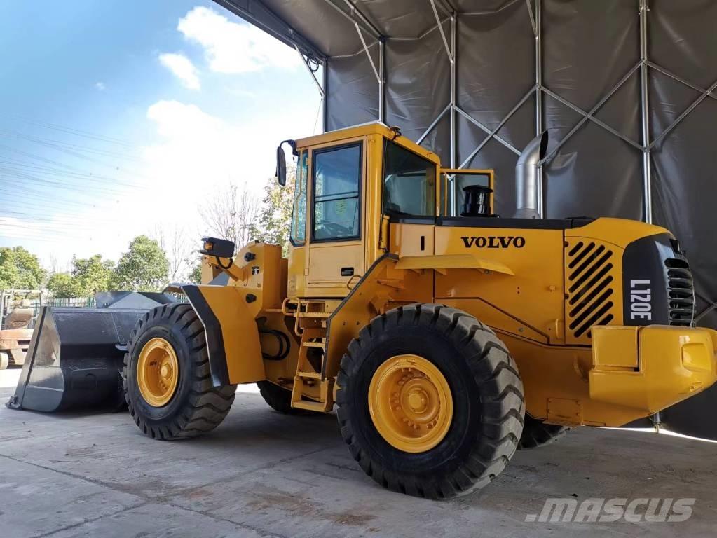 Volvo L 120 E لوادر بعجل