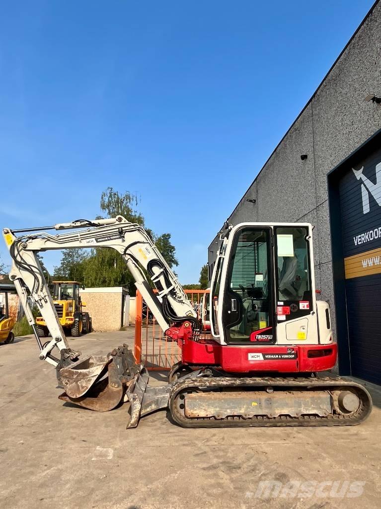 Takeuchi TB 257 FR حفارات صغيرة أقل من 7 طن (حفارات صغيرة)