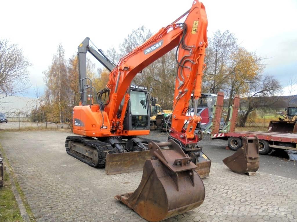 Doosan DX 140 LCR-3 حفارات زحافة