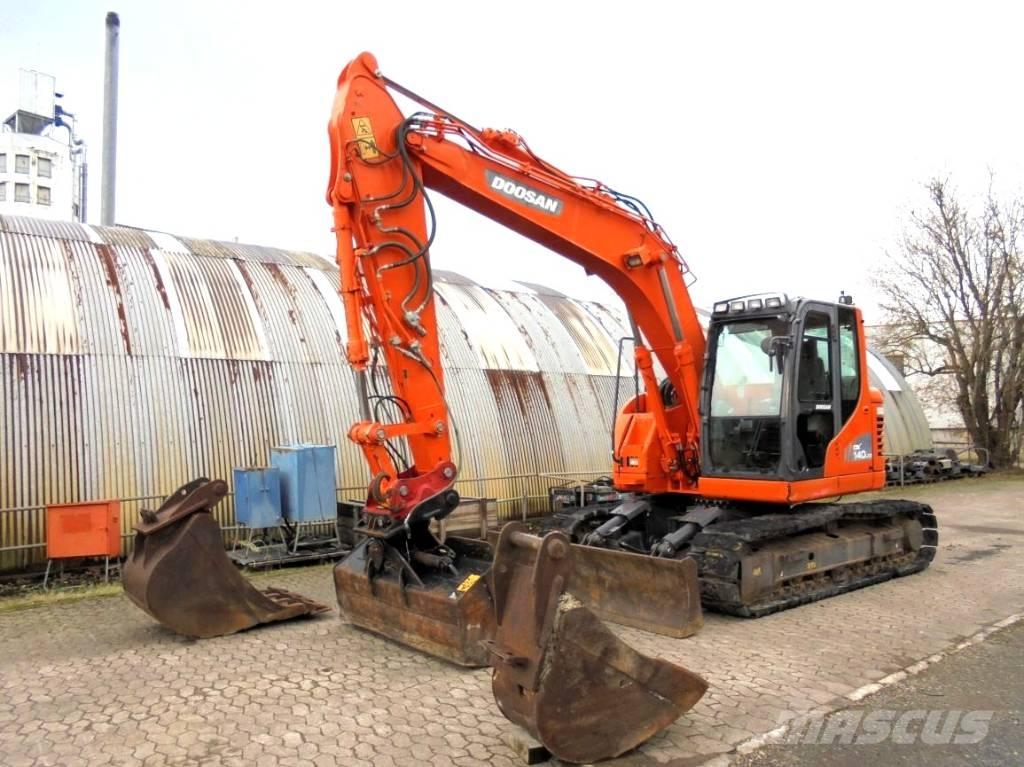 Doosan DX 140 LCR-3 حفارات زحافة