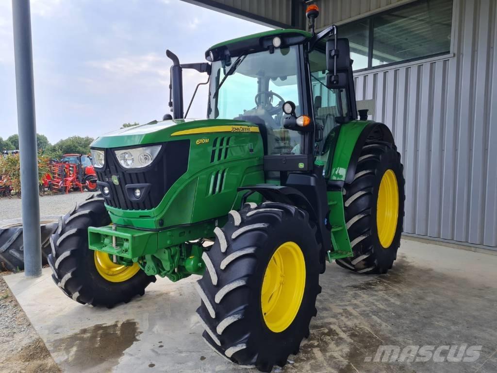 John Deere 6110 M الجرارات