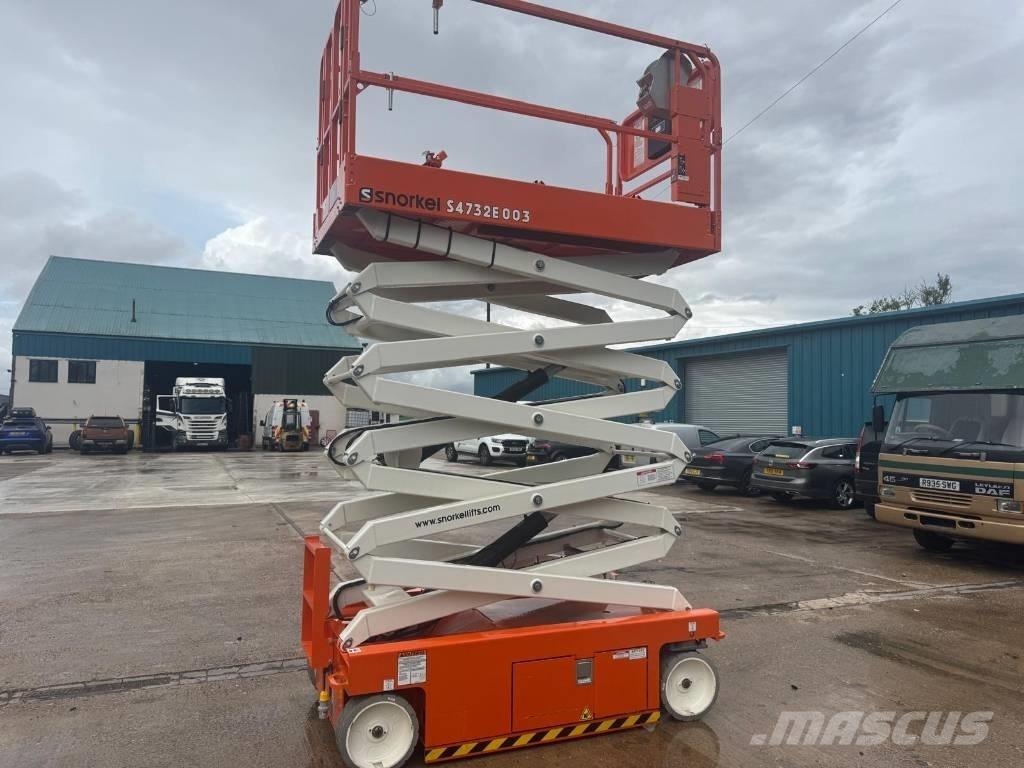 Snorkel S 4732 E رافعات مقصية الشكل
