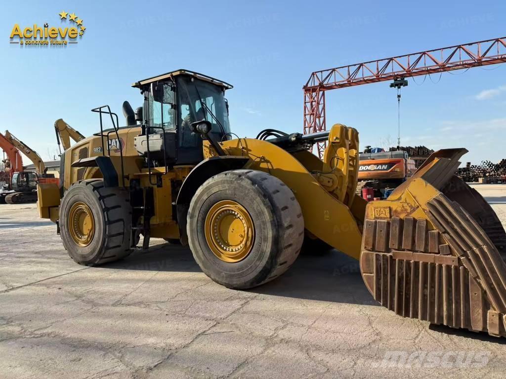 CAT 982 لوادر بعجل