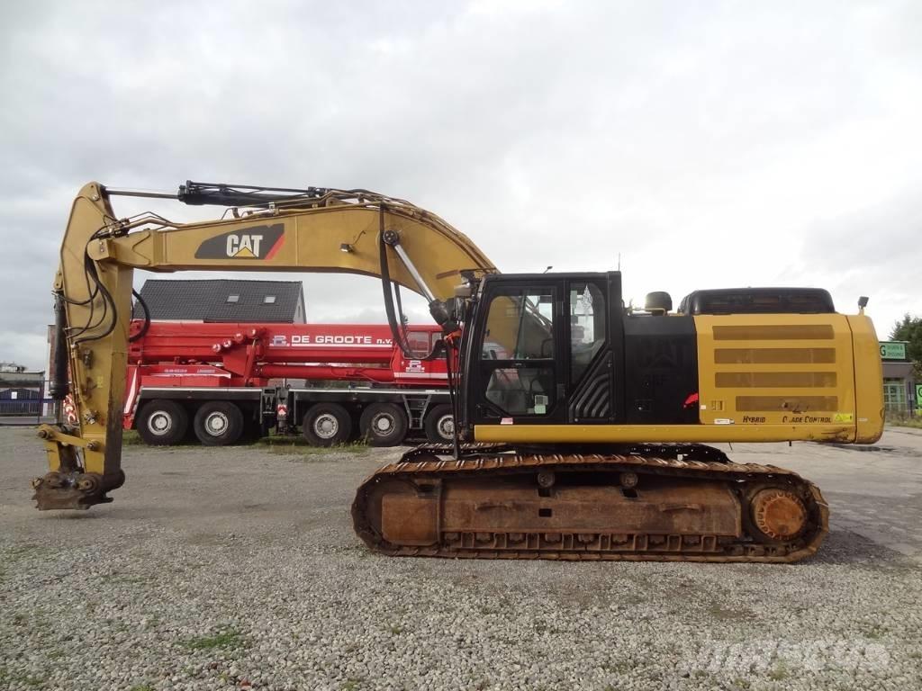 CAT 336 F LXE حفارات زحافة