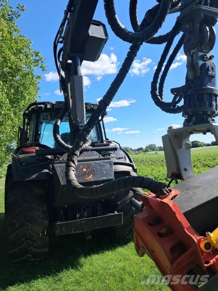 Valtra T 174 حصادات