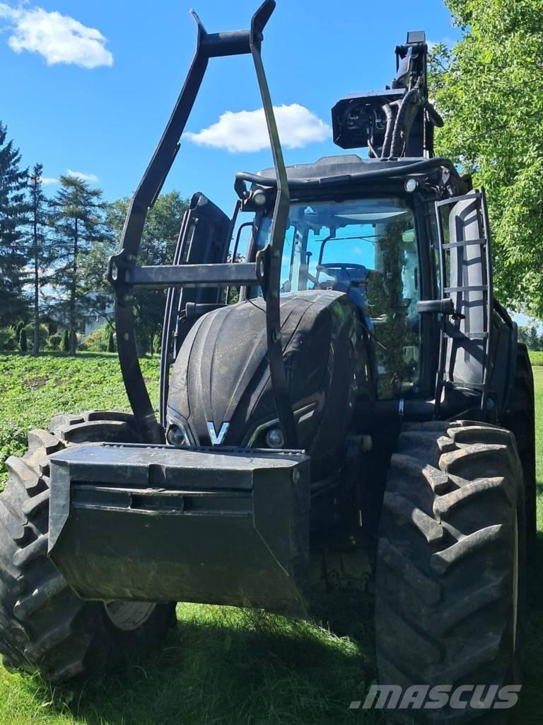 Valtra T 174 حصادات