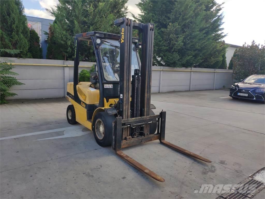 Yale GDP35VX شاحنات الديزل