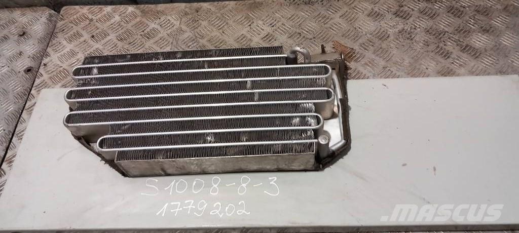 Scania R 440.    1779202 مشعات