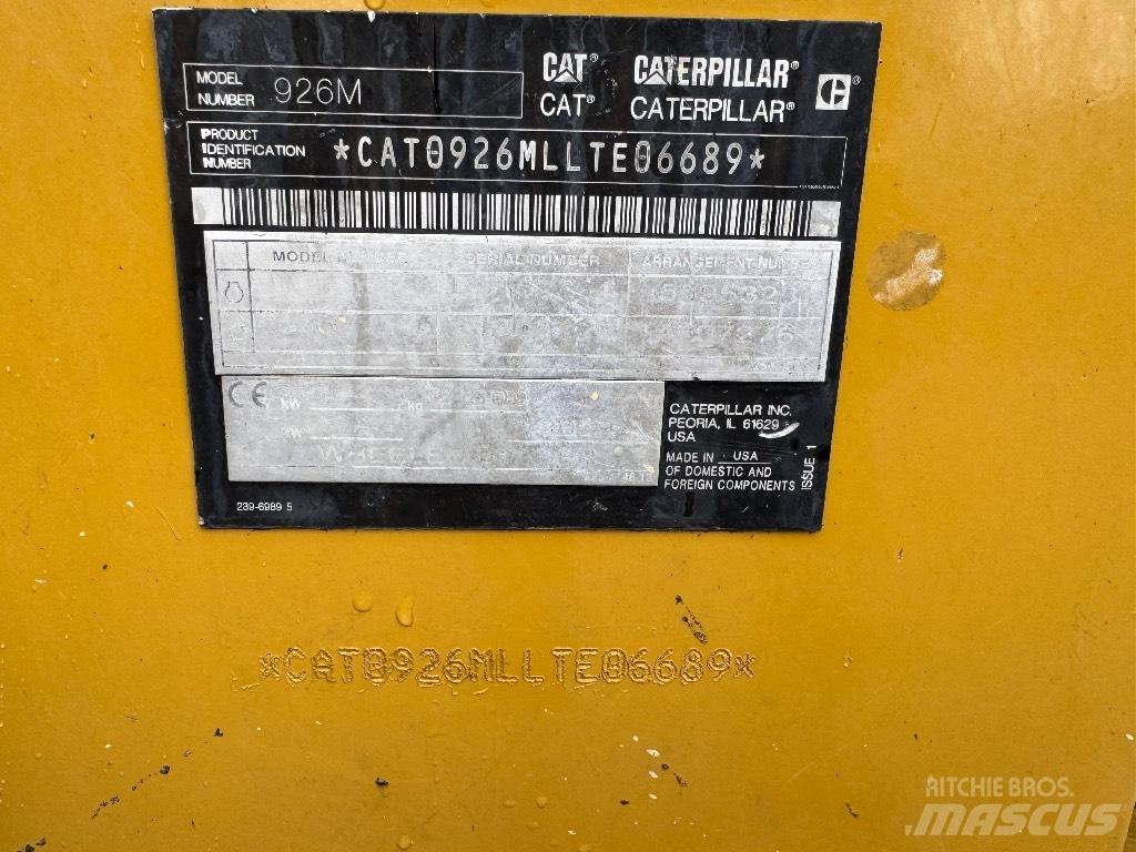 CAT 926 M لوادر بعجل