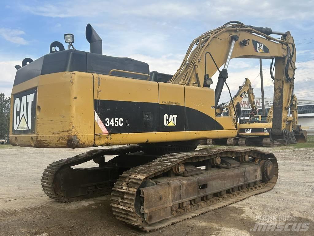 CAT 345 C L حفارات زحافة