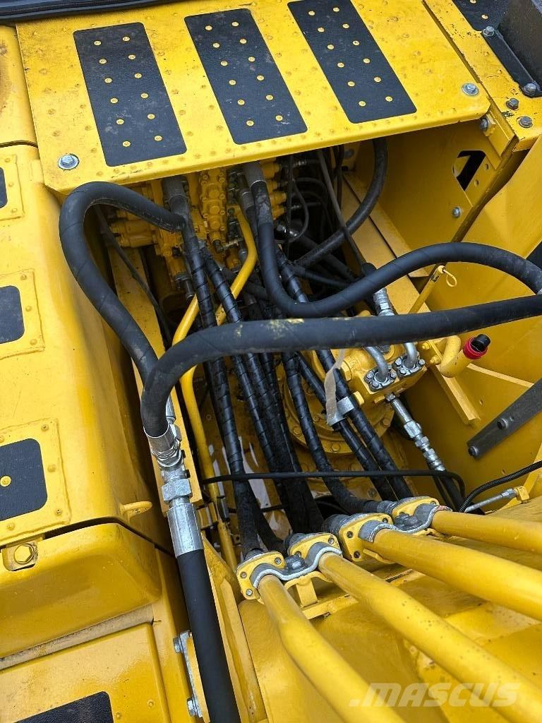 Komatsu PC 200-8 حفارات زحافة