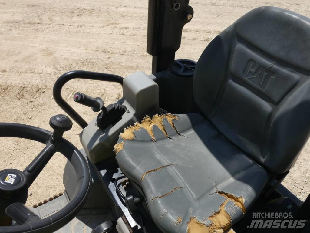 CAT CB 24 B مداحل ثنائية الاسطوانة
