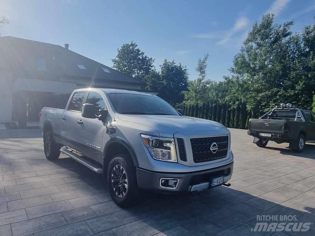 Nissan TITAN XD PRO شاحنات خفيفة/مفصلية الجوانب