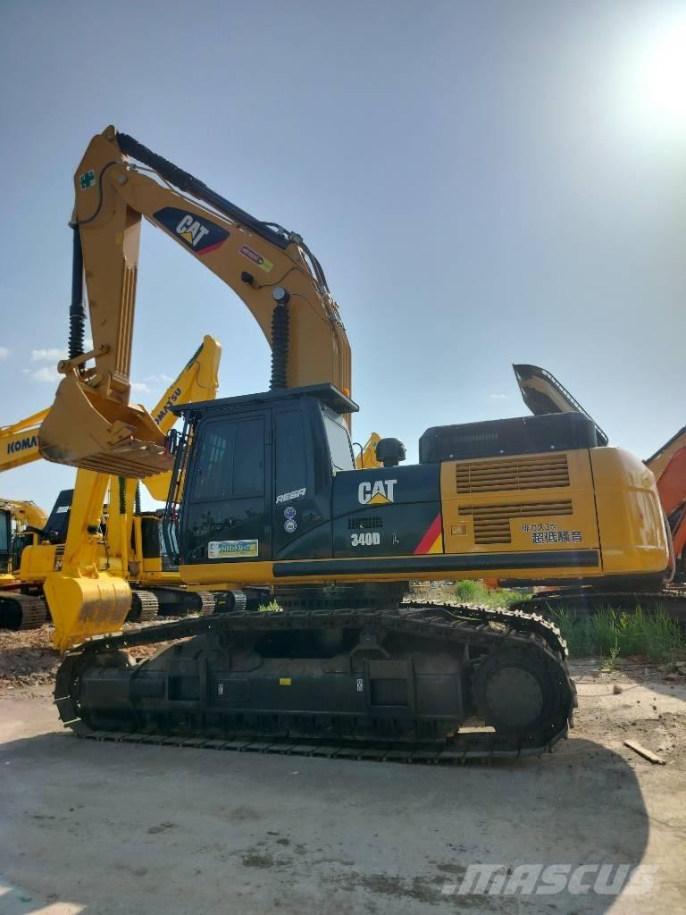 CAT 340 حفارات زحافة