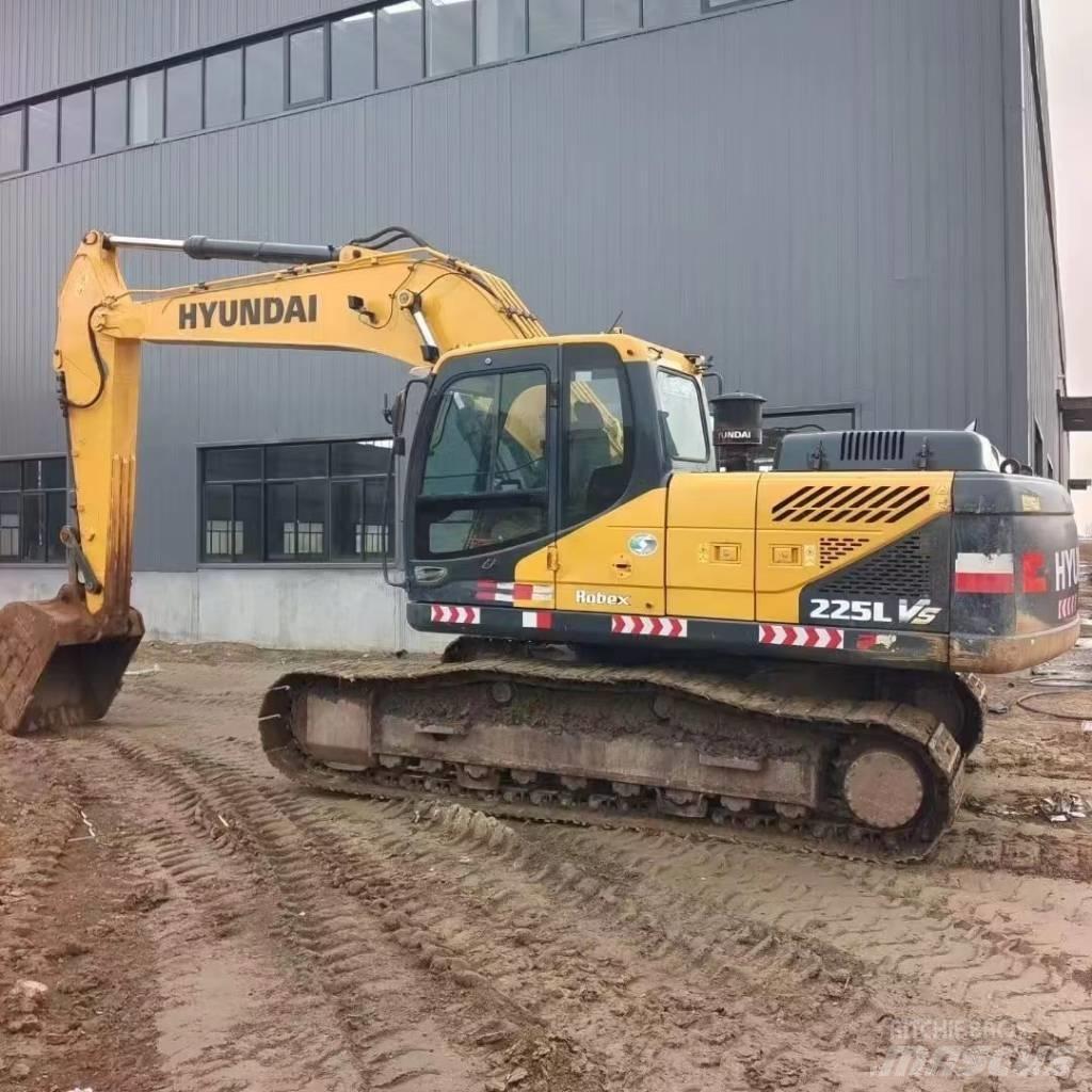 Hyundai R215VS حفارات بعجل