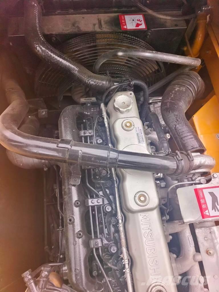 Sany SY 215 C حفارات زحافة