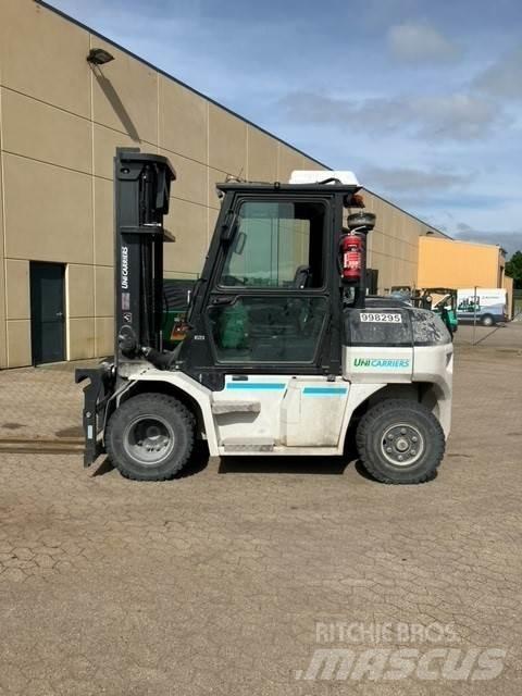 UniCarriers DX60-5 شاحنات الديزل