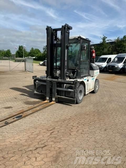 UniCarriers DX60-5 شاحنات الديزل