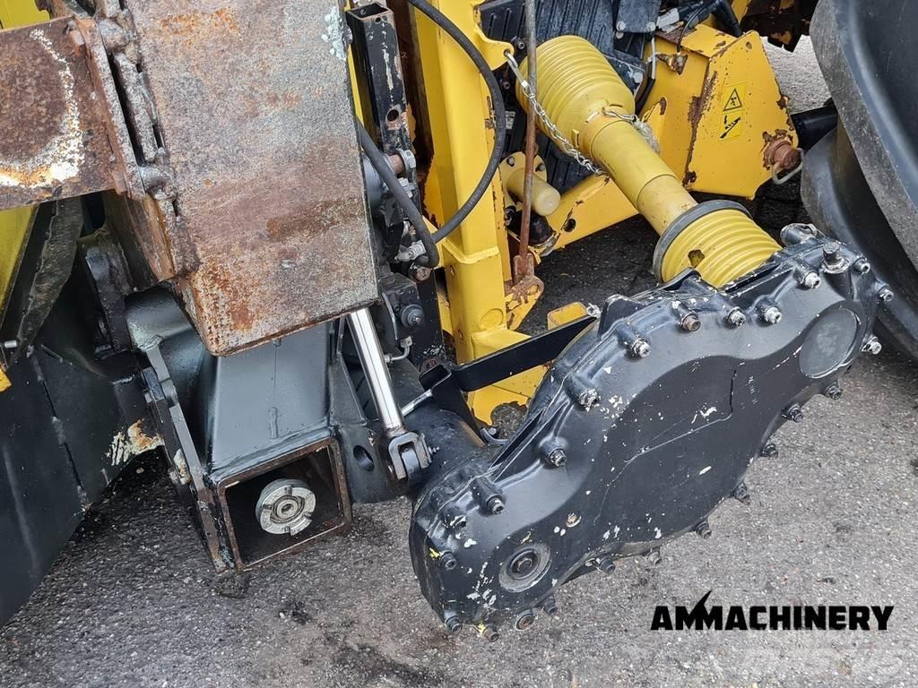 New Holland FR600 علافات ذاتية الدفع
