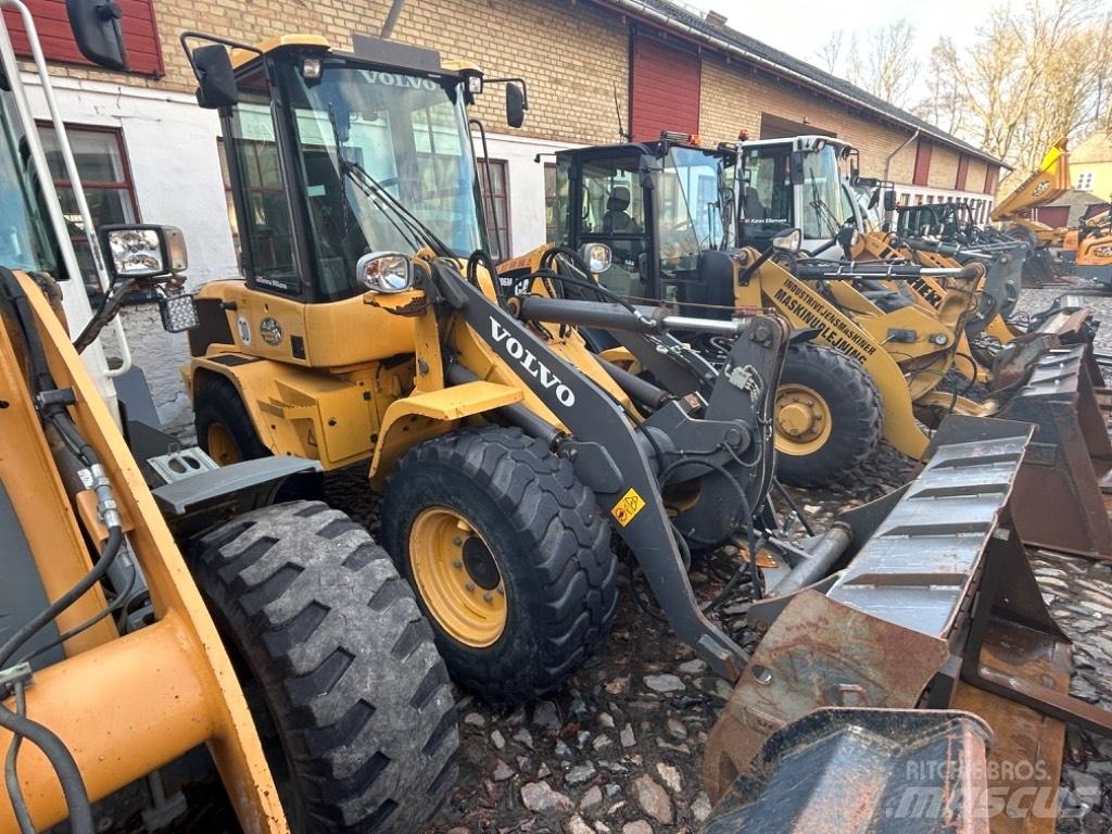 Volvo L 30 G لوادر بعجل
