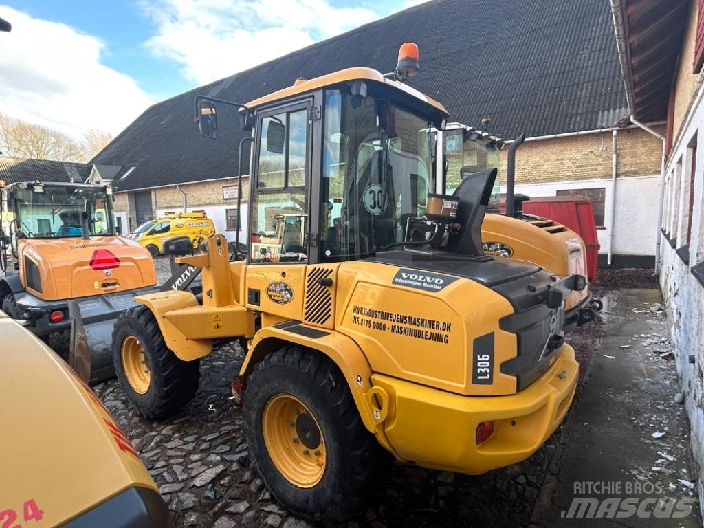 Volvo L 30 G لوادر بعجل