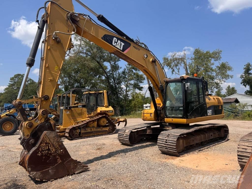 CAT 320 D L حفارات زحافة