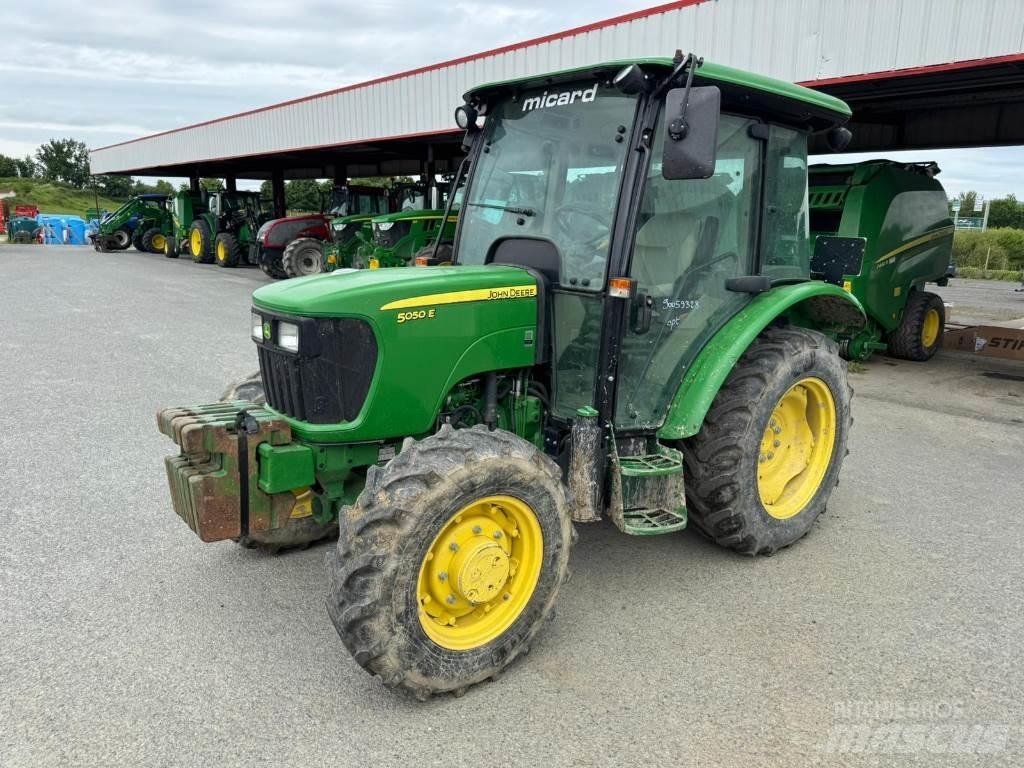 John Deere 5050E الجرارات