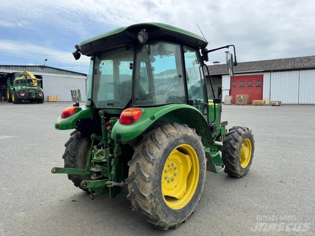 John Deere 5050E الجرارات