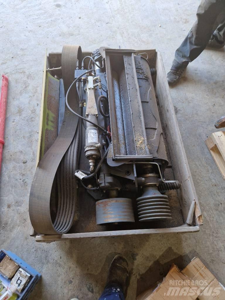 CLAAS Jaguar 800-900 علافات ذاتية الدفع
