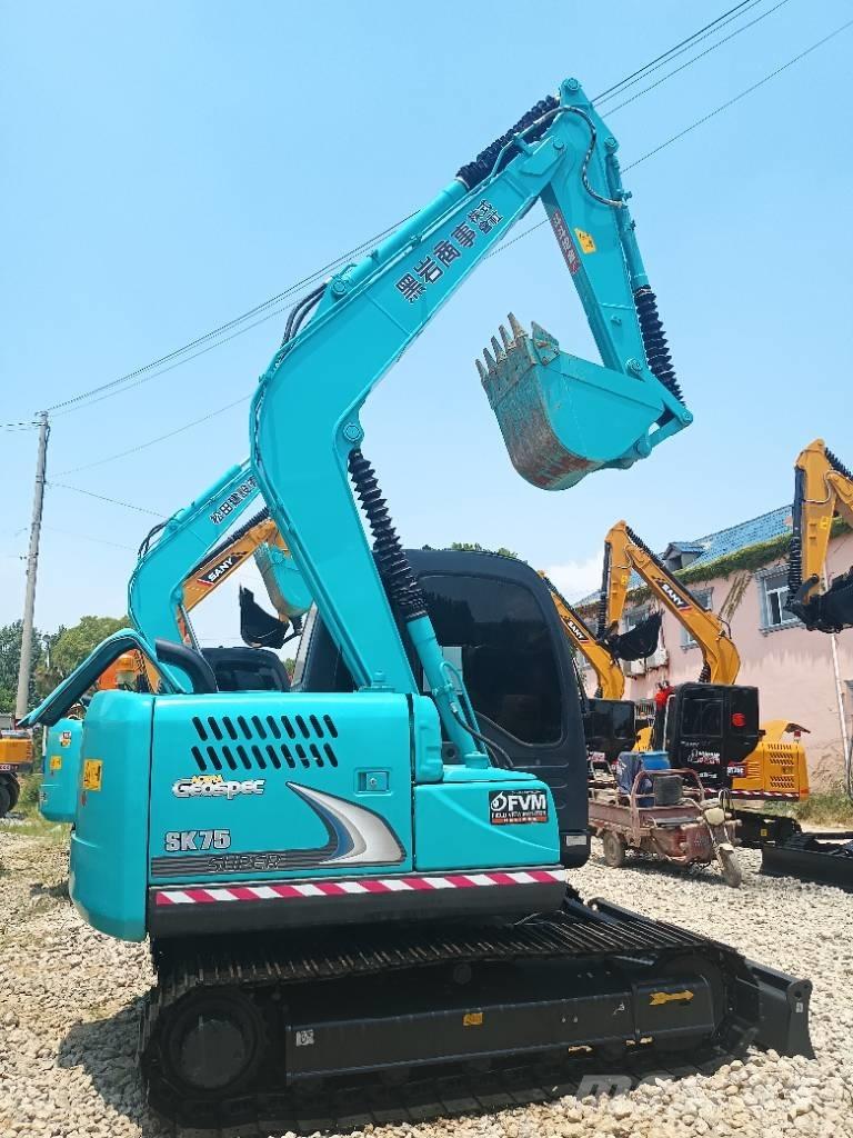 Kobelco sk75-8 حفارات زحافة