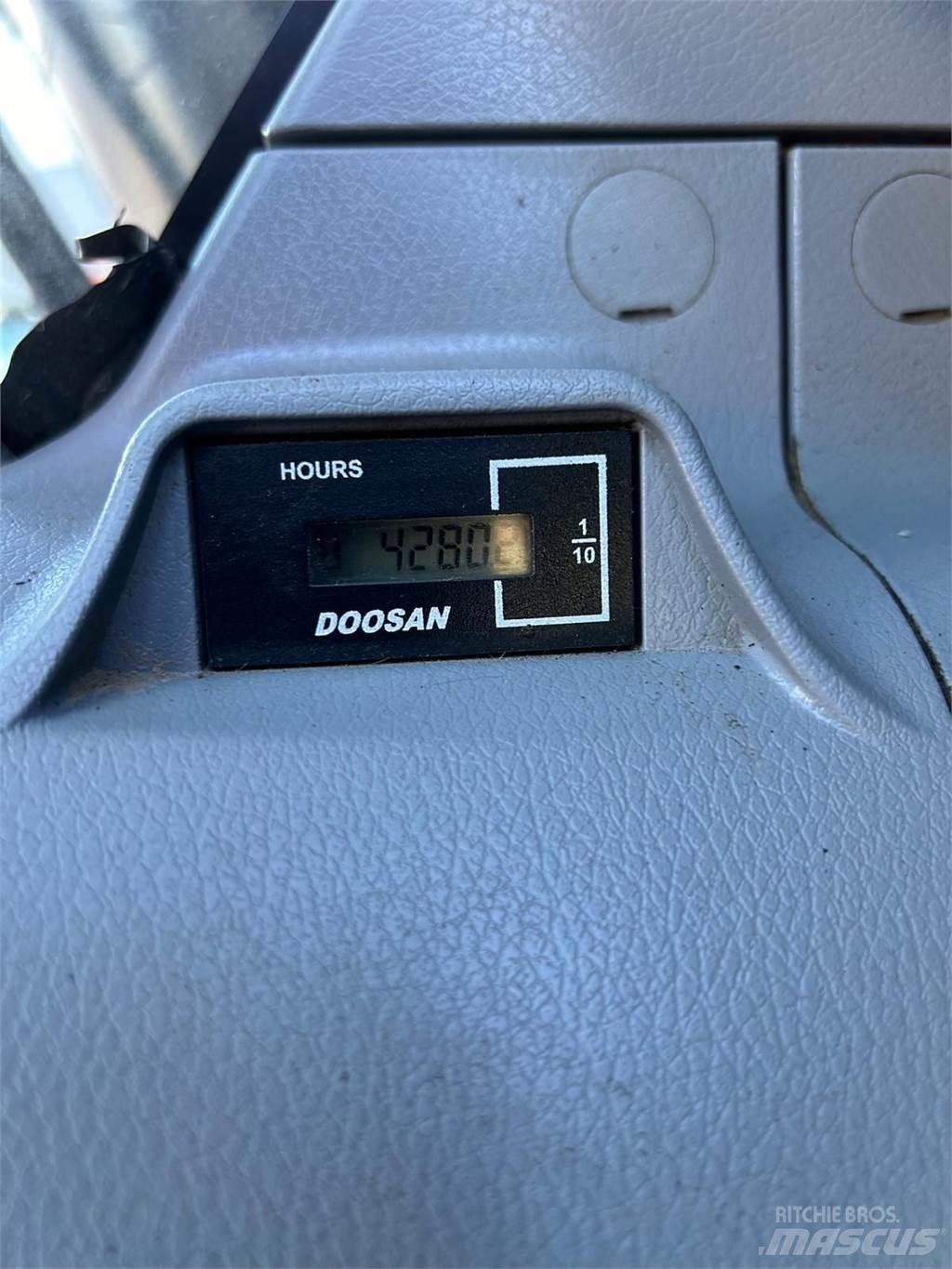 Doosan DX340LC-5 حفارات زحافة