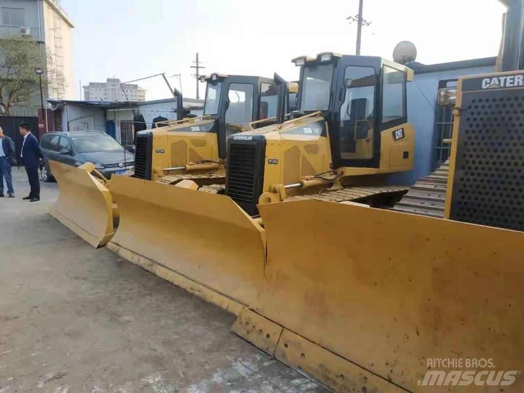 CAT D5M بلدوزرات مجنزرة