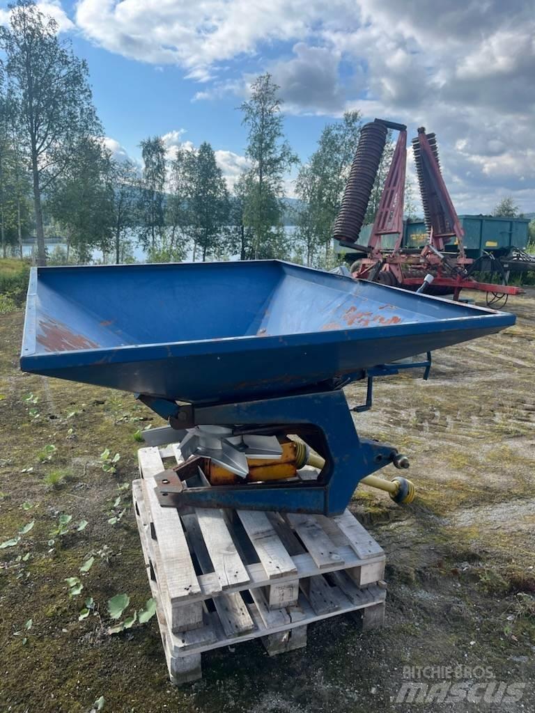 Bogballe BL600 معدات فرد المواد المعدنية