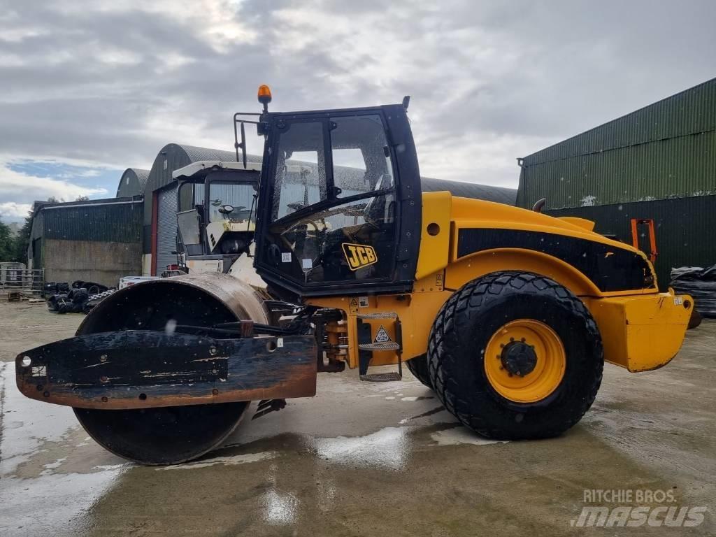 JCB Vibromax VM 146 ضاغطات التربة