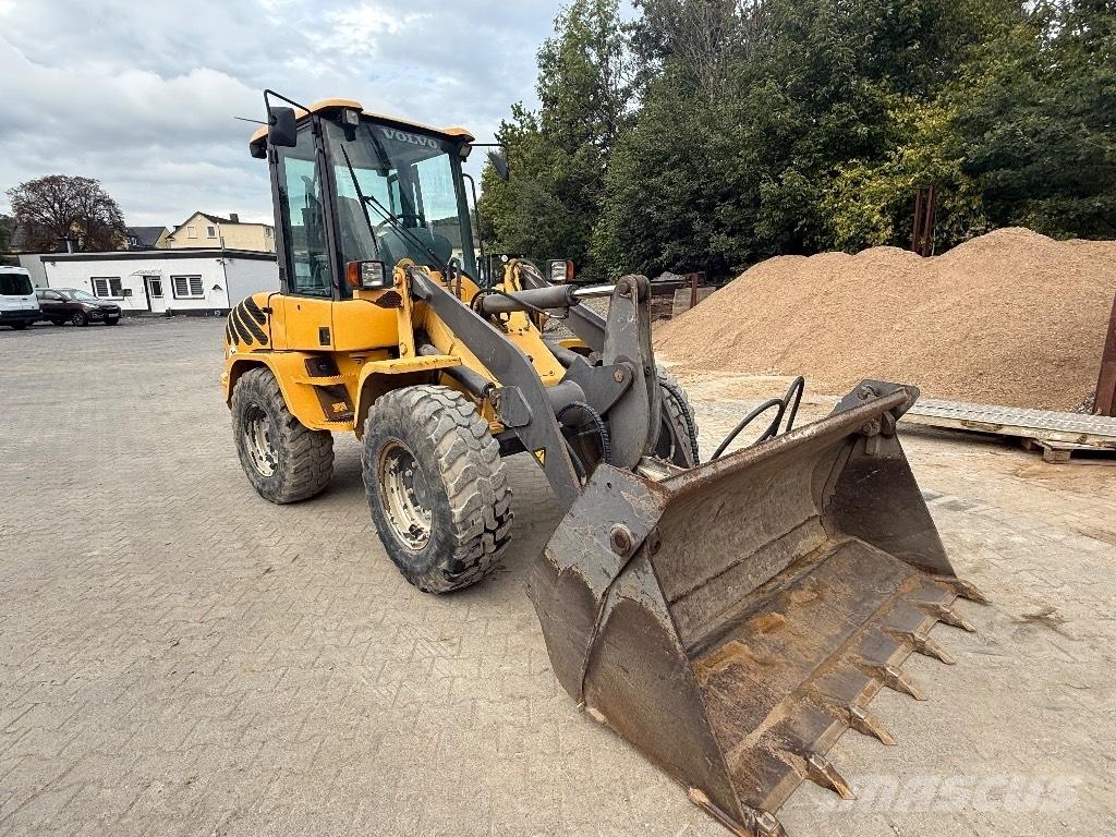 Volvo L 30 B Pro لوادر بعجل