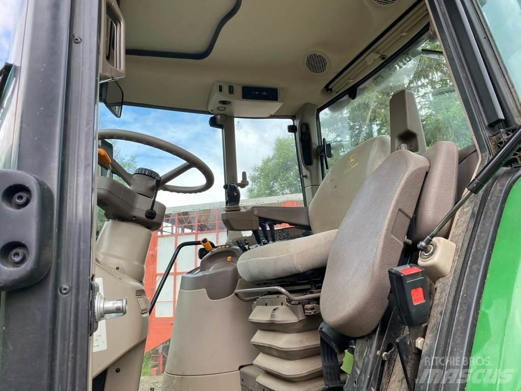 John Deere 6110M الجرارات